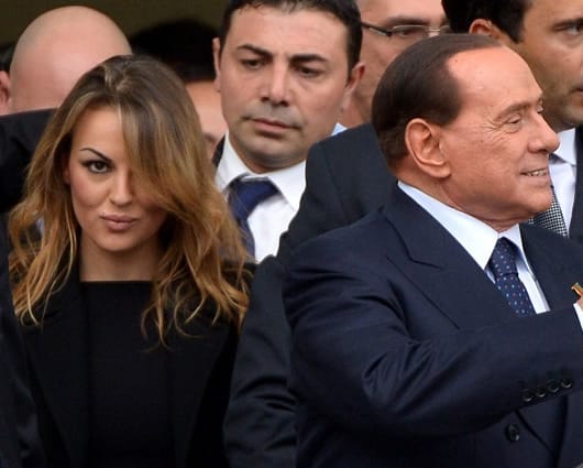 Berlusconi deja a su novia por otra mujer 54 años más joven que él
