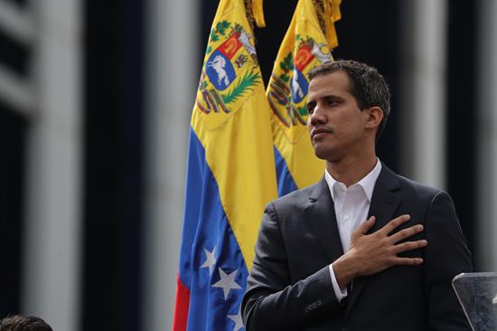 El Parlamento Europeo pide a la UE reconocer a Juan Guaidó como presidente interino de Venezuela