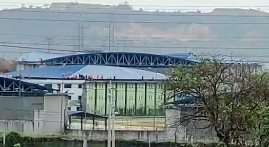 Nuevos disturbios y detonaciones en la Regional Zonal 8 de Guayaquil