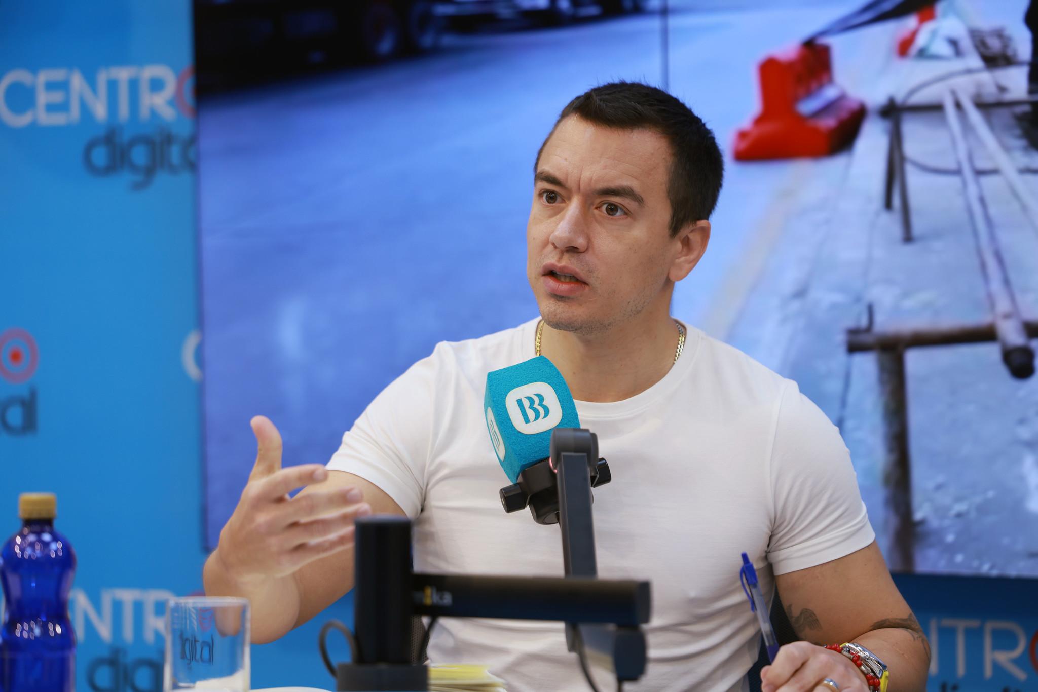 Microvistazo | Noboa anuncia que bajará cuatro centavos el precio de las gasolinas Ecopaís, Extra y Diésel