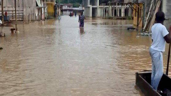 Seis ríos y esteros están desbordados en Ecuador; Esmeraldas activa alerta preventiva