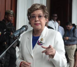 Ivonne Núñez incurrió en error inexcusable dentro de una causa contra Correos del Ecuador.