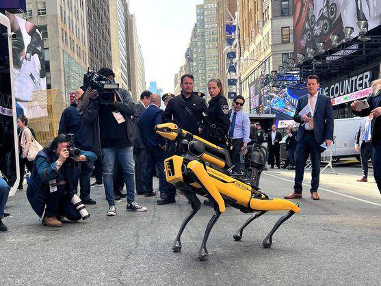 Nueva York presenta los nuevos robots que ayudarán a su policía a patrullar