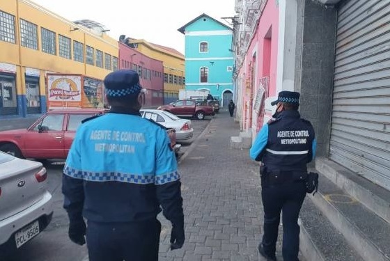 Agente metropolitano muere apuñalado durante operativo en Quito