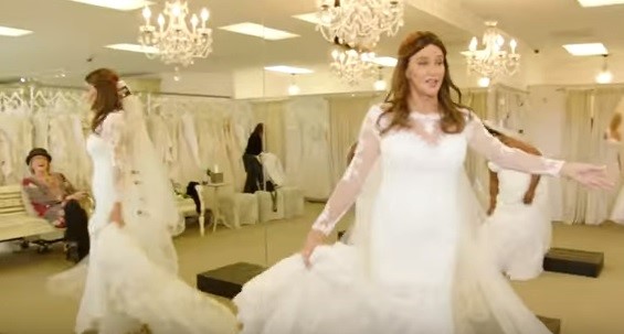 Caitlyn Jenner se viste de novia