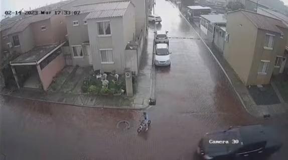 Un niño de ocho años fue atropellado mientras manejaba una bicicleta en una urbanización de Daule