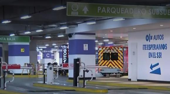Asaltan blindado dentro de centro comercial en Quito: hubo cruce de balas y heridos