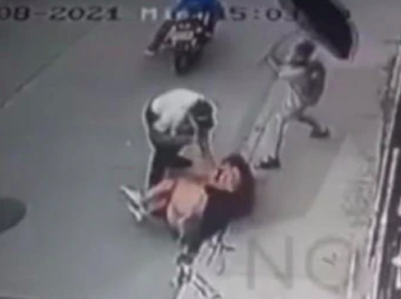 VIDEO: Niño de 8 años se enfrenta con ladrones para rescatar a su madre