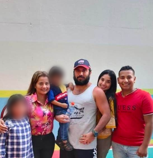 $!Alias Fito, su esposa, sus hijos y otros familiares.