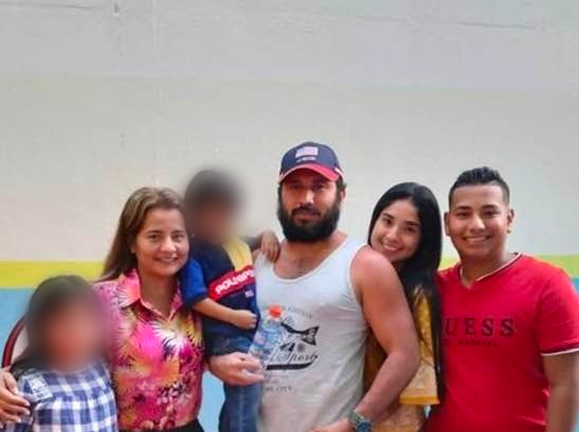 VIDEO | La esposa y tres hijos de alias 'Fito' son deportados desde Argentina, tras megaoperativo en Córdoba