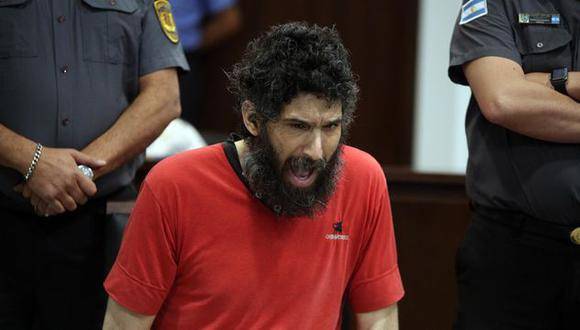 Prisión perpetua en Argentina para hombre gato por matar a su madre y tía