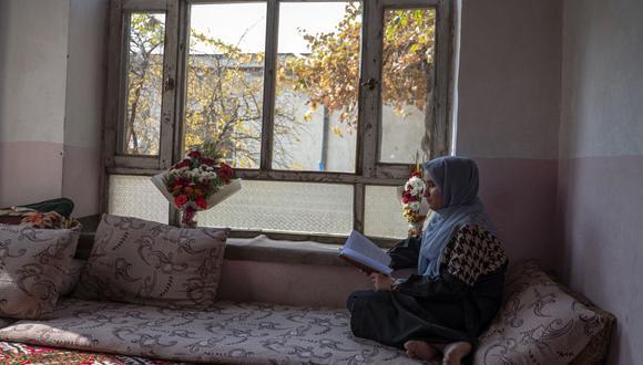 Talibanes prohíben a mujeres de Afganistán el acceso a educación universitaria