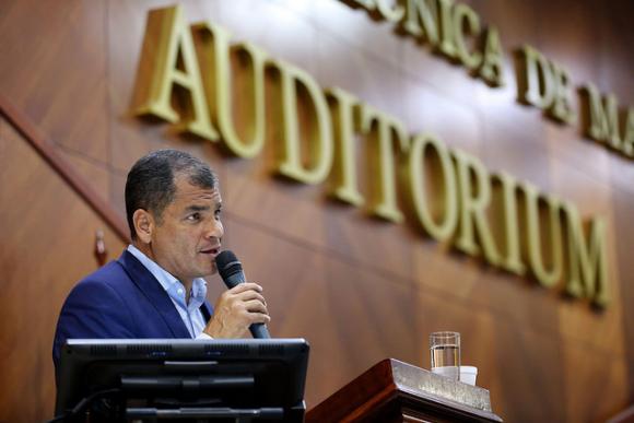 Correa defiende denuncias de tratados bilaterales