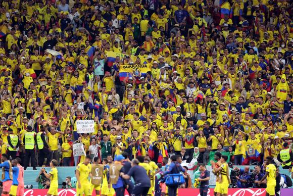 FIFA sanciona a la Federación Ecuatoriana de Fútbol por cánticos ofensivos de hinchas durante partido contra Catar