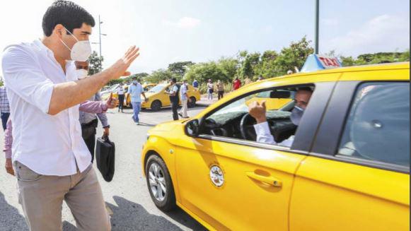$!RECORRIENDO EL PAÍS. “Estoy identificando alcaldes exitosos que los hay y muchos y diciéndoles que contarán conmigo de lo que sea que yo represente. Lo trato de hacer en los 221 cantones”.