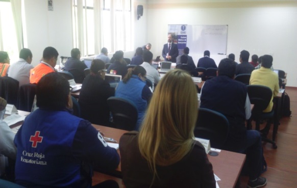 OPS reúne en Quito a expertos para hablar de salud universal