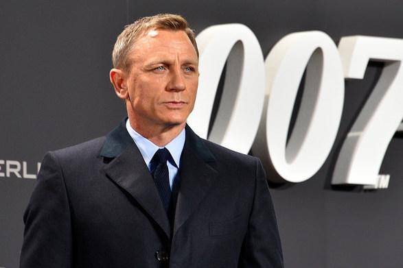 El intérprete de ‘James Bond’, no cree que el papel deba ser personificado por una mujer