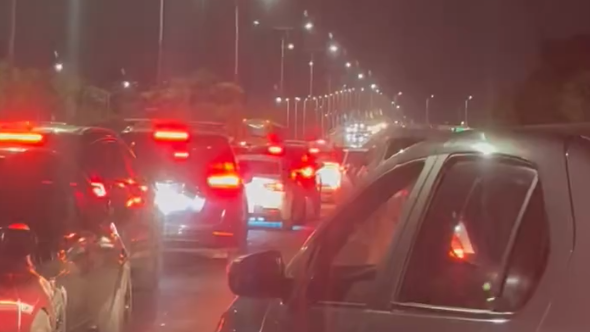 Congestión vehicular paraliza Samborondón en la noche de Halloween