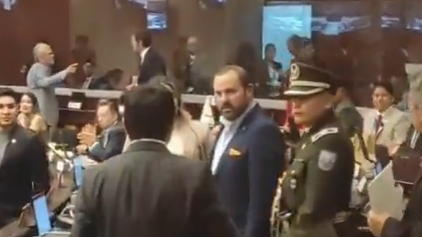 El legislador del correísmo, Héctor Rodríguez, invitó a pelear al asambleísta oficialista Diego Franco.