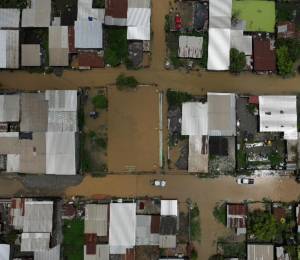 Los principales estragos de El Niño serán las inundaciones y deslizamientos de tierra, pero también pude haber sequía en la Sierra y Amazonía. Foto de Durán, Guayas, durante el invierno.