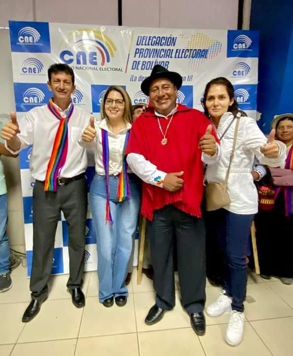 $!Angélica Aldaz Pacheco, hija del exalcalde, es la actual candidata a la alcaldía de Las Naves, con la divisa de Pachakutik. Ella asegura que con apoyo de su padre impulsará acciones en favor de su comunidad, especialmente en temas de seguridad.