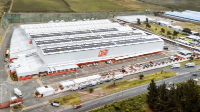 Cadena de supermercados inauguró planta fotovoltaica Cadena de supermercados inauguró planta fotovoltaica