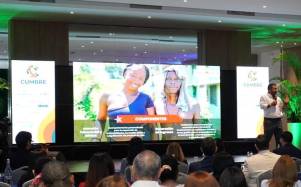 Carlos Soto Rangel, subdirector del programa Forjar Oportunidades Fundación SIDOC de Cali, compartió experiencias aplicadas en Colombia contra la violencia.