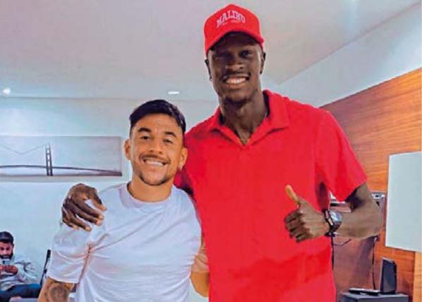 $!Ousmane con el uruguayo Joaquín Vergés. Tienen el mismo representante y se hicieron amigos en el Gualaceo SC.