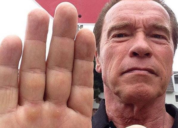 Schwarzenegger causa polémica por dormir en la calle
