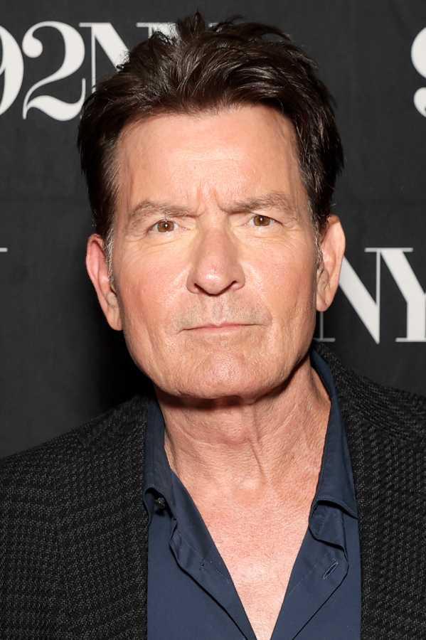 $!En su libro The Book of Sheen, Charlie habla de excesos, traiciones y reconciliación familiar.