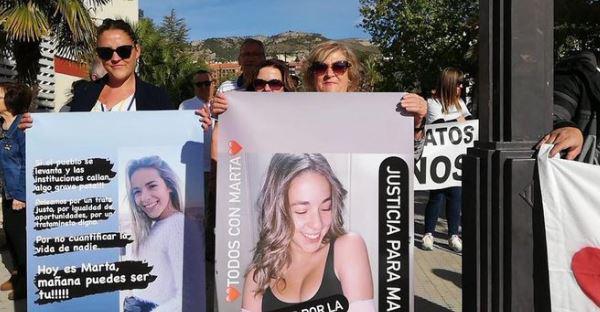 $!A lo largo del año, decenas de personas se han congregado en Alcoy para protestar contra la potencial decisión del Ministerio de Sanidad de España de trasladar a Marta de vuelta al Hospital Virgen de los Lirios.