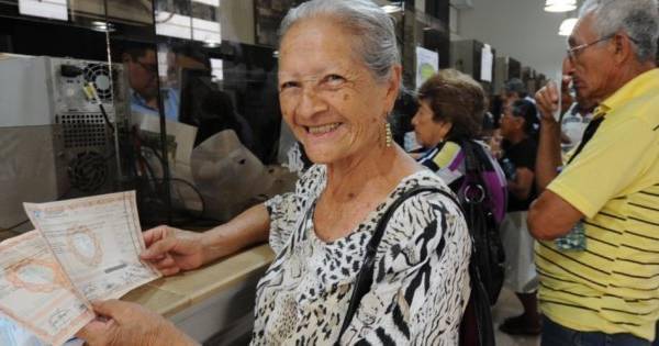 Cynthia Viteri anuncia descuento en impuesto predial de Guayaquil para vacunados con tercera dosis