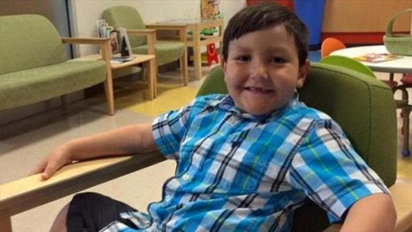 Niño vence al cáncer y su celebración se viraliza en YouTube