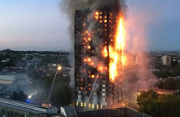 La Policía eleva a 58 los muertos en el incendio de Londres