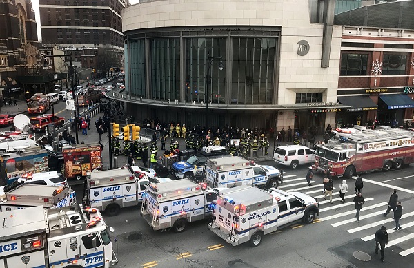 Al menos 37 heridos al accidentarse un tren en Brooklyn