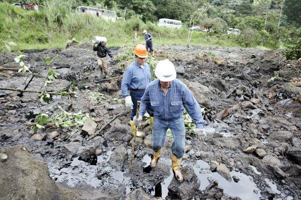 Corrosión en oleoducto provocó derrame de petróleo en Sucumbíos