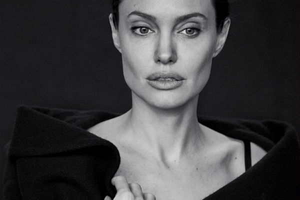Angelina Jolie, sexy en sus años adolescentes