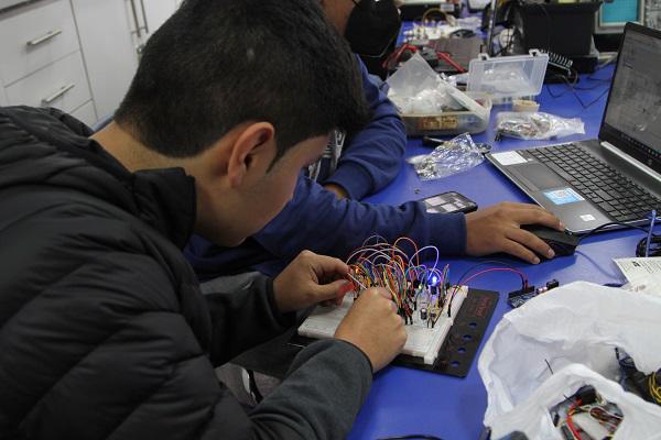 $!Este prototipo surgió con la finalidad de mejorar las terapias de rehabilitación física en las clínicas, hospitales y centros de rehabilitación, que en su gran mayoría todavía mantienen una serie de prótesis manuales y convencionales.