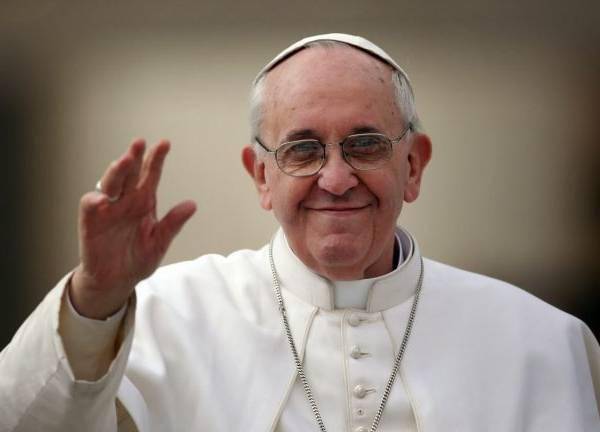 Papa Francisco lamenta la terrible explosión de violencia en cárcel de Guayaquil