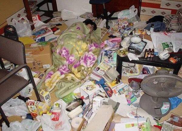Imagen de referencia de la habitación de un hikikomori.