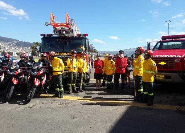Más de mil personas trabajan en el plan de prevención de incendios en Quito