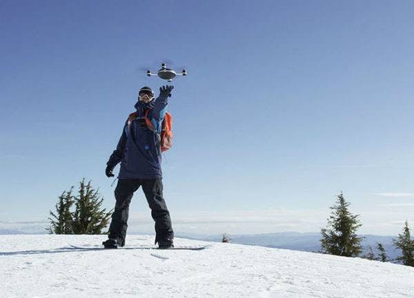 Lily, el dron que graba y persigue al usuario