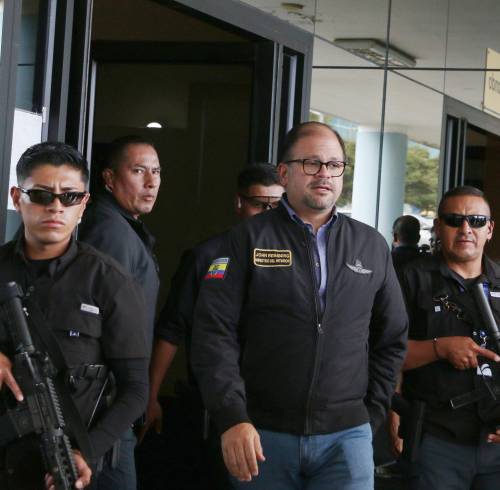 John Reimberg advierte sobre una operación por ejecutarse.