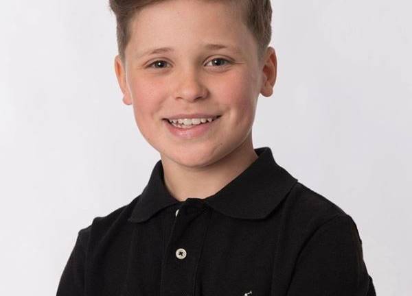 Encuentran muerto a joven bailarín y estrella de la serie “Outlander”