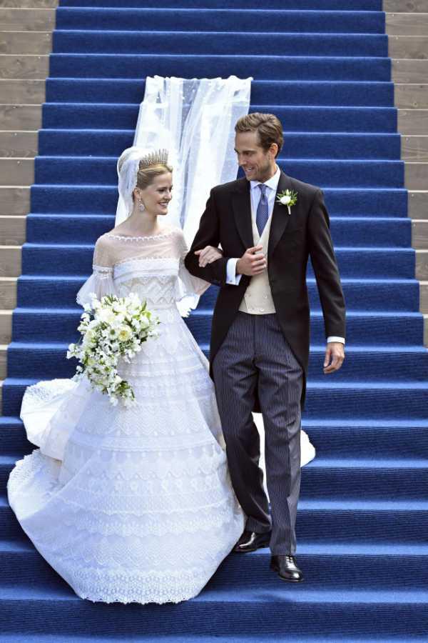 $!Los pendientes de diamantes, herencia de la familia Kinsky, completaron el conjunto con discreción.