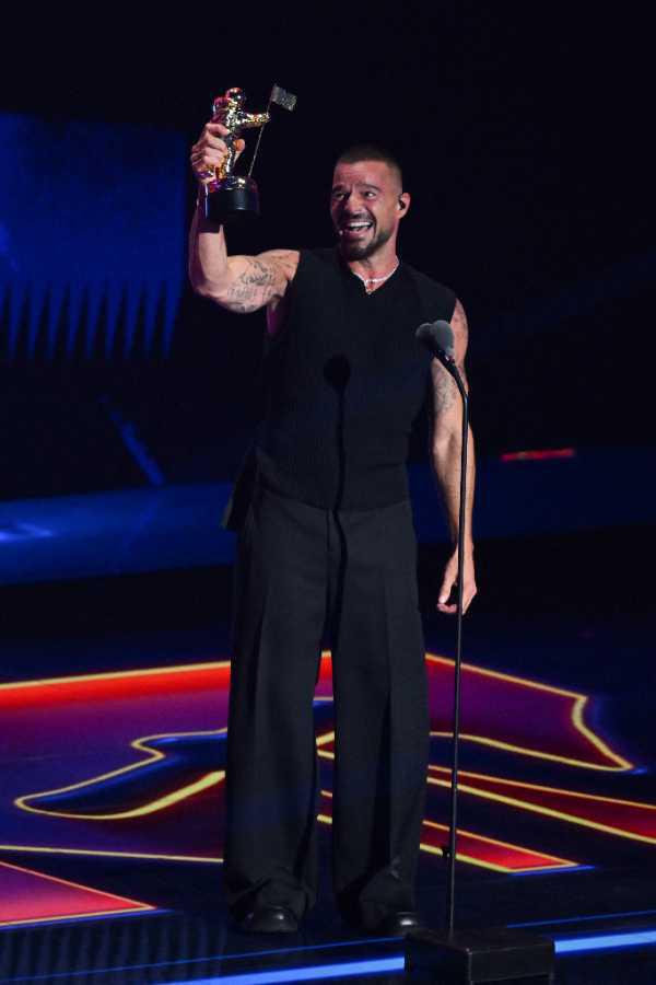 $!Ricky Martin fue homenajeado con el premio especial Latin Icon por su trayectoria.