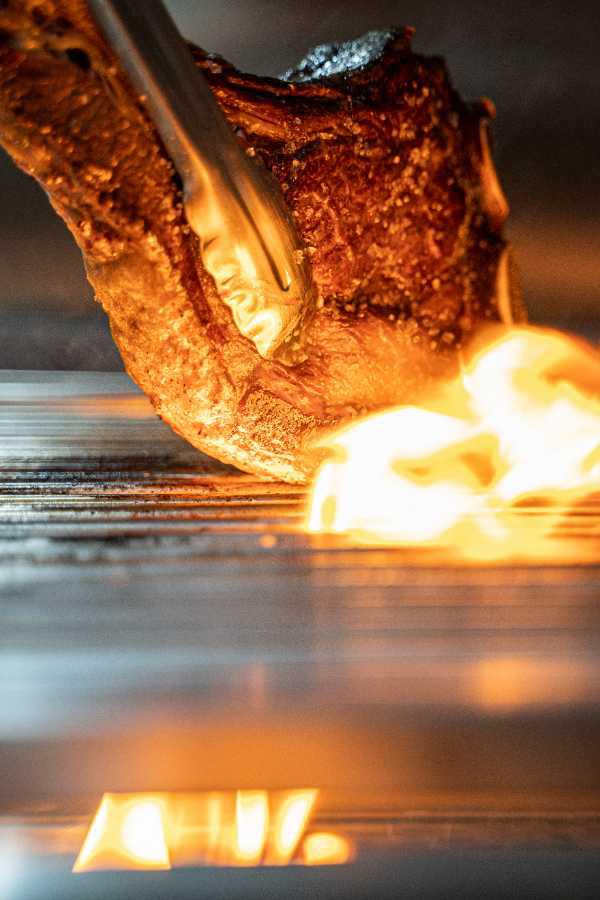 $!La carne que llega al asador de Tributo es curada.
