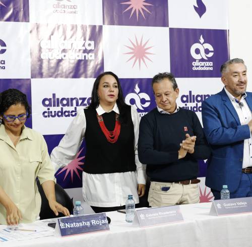 Natasha Rojas Unidad Popular, Gabriela Rivadeneira de RC, Gustavo Vallejo de Partido Socialista y Christian Torres del Movimiento Todos.