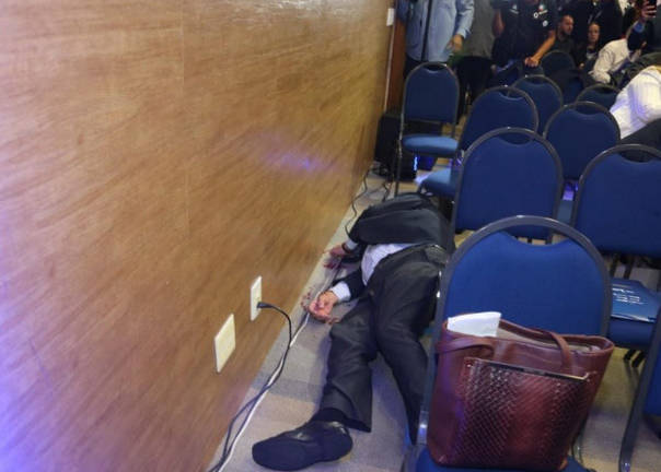 Empresario se suicida frente a ministro en Brasil