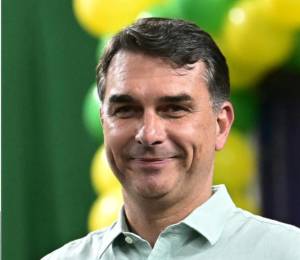Lula da Silva y Flávio Bolsonaro.